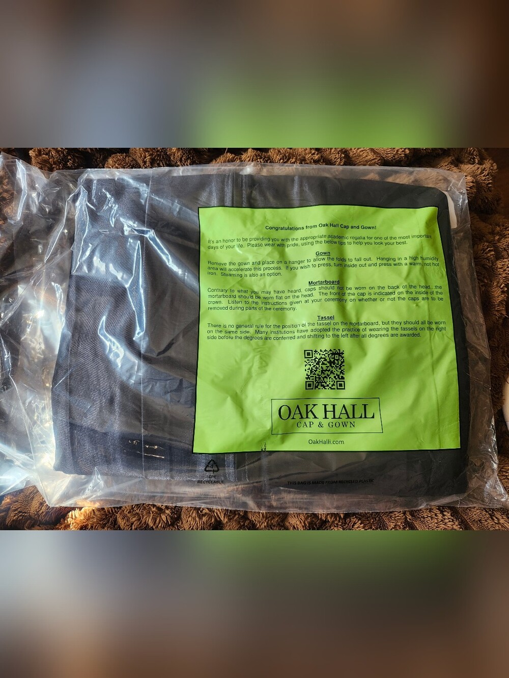 NWT Oak Hall Black Graduation Cap & Gown Set Size 5'6" - 5'8"